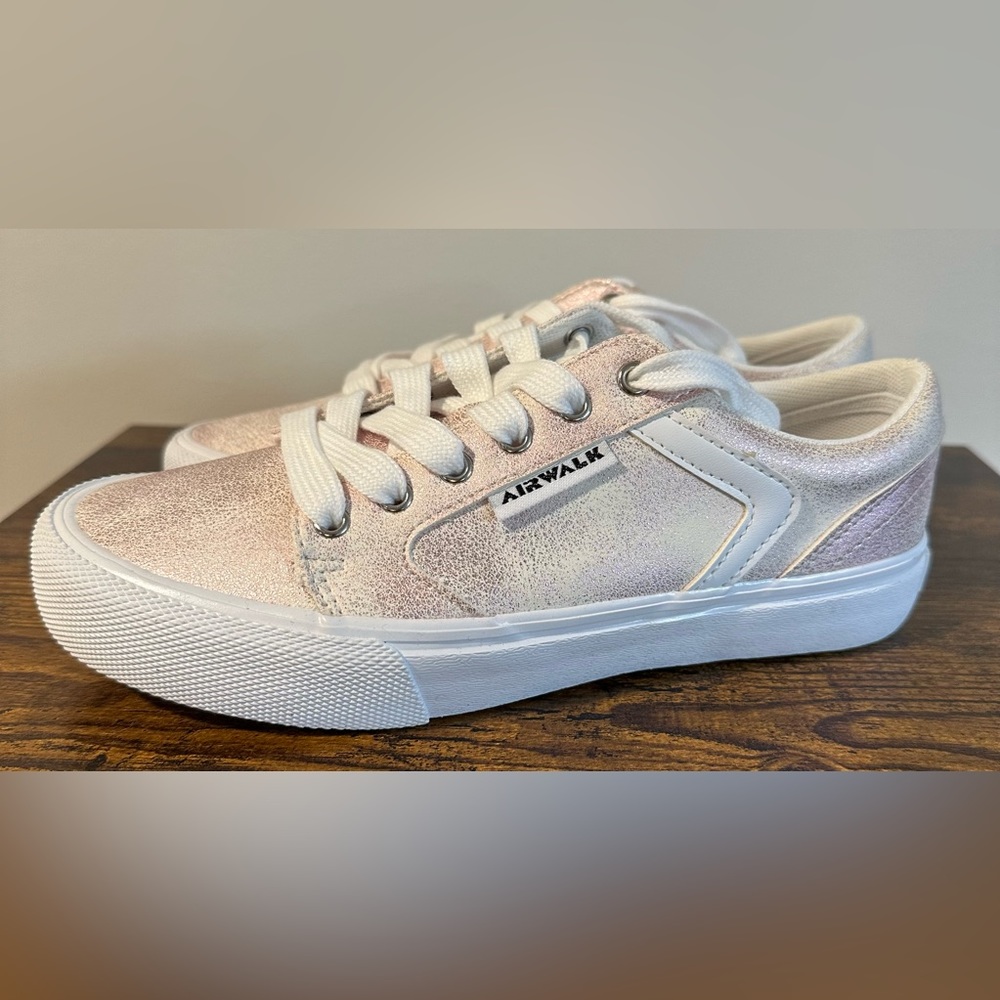 Airwalk Women’s Race3-J Pink Multi Metal Sneakers NWT Size 6.5